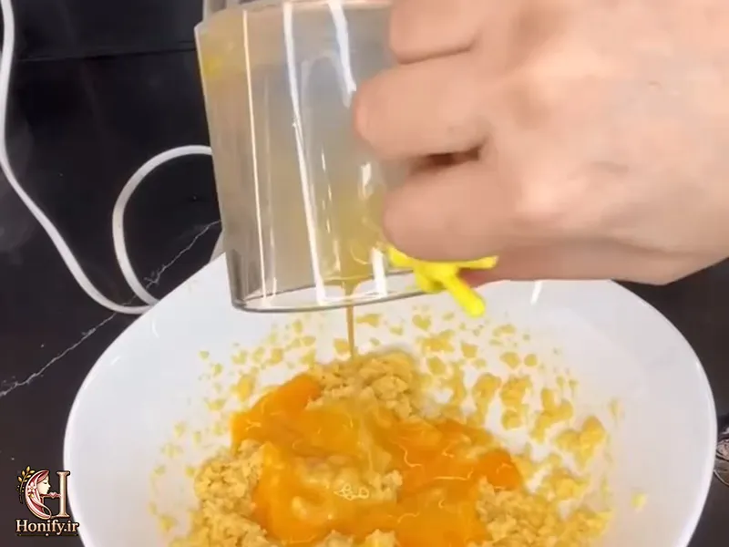 نان خامه‌ ای خانگی با کمترین مواد؛ طرز تهیه نان خامه‌ ای پف‌ دار و توخالی