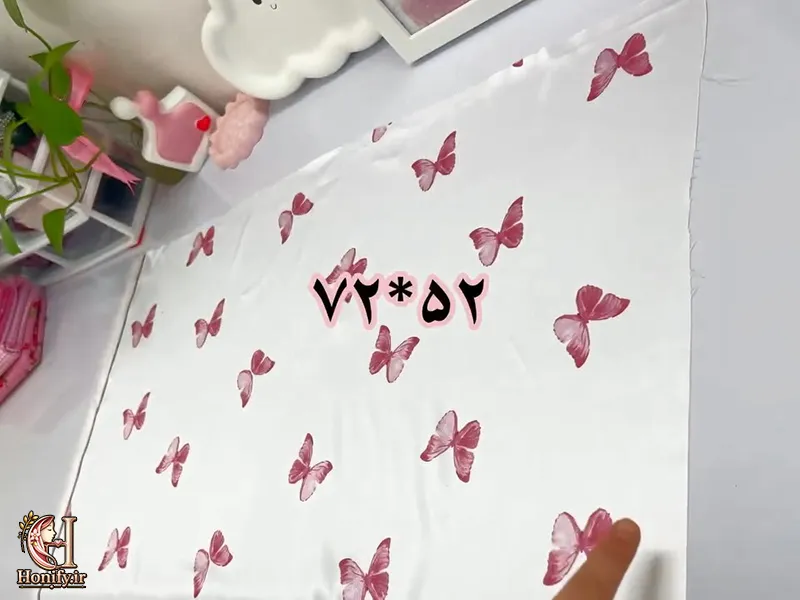 سه تکه پارچه با ابعاد ۷۲ در ۵۲، ۶۴ در ۵۲ و ۲۹ در ۵۲ برای دوخت رو بالشتی پاکتی